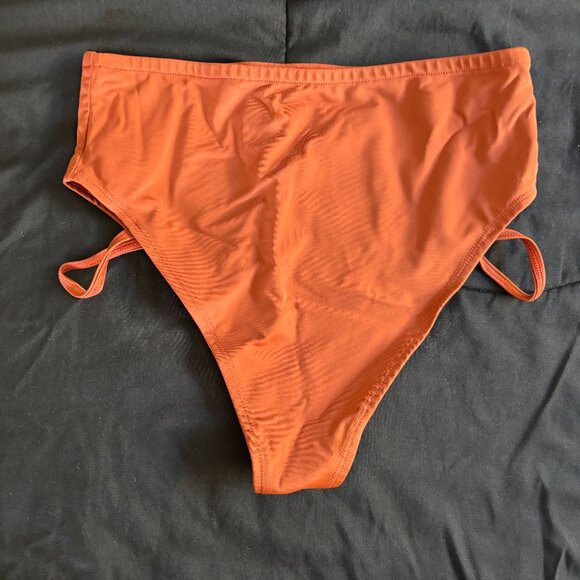 EUC REV Activ Brown Pole Shorts - Size L (fits size M) - Picture 5 of 6